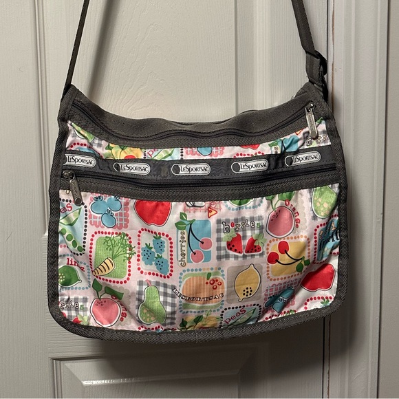 LeSportsac Deluxe Everyday Crossbody Bag Farmer’s Market - Picture 1 of 16